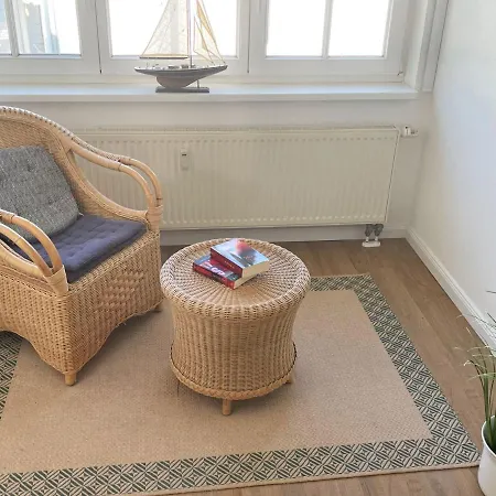 Strandnahe In Zentraler Aber Ruhiger Lage In Amanda Nr 09 Binz